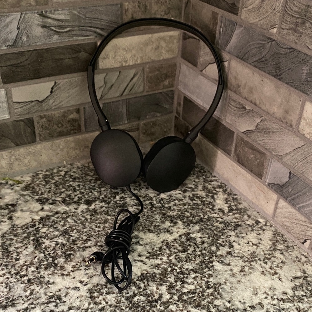 Black Wired Headphones NWOT